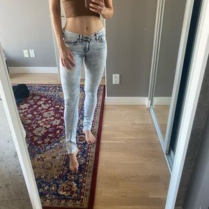 RAG AND BONE ACID WASH JEANS. NEVER WORN.